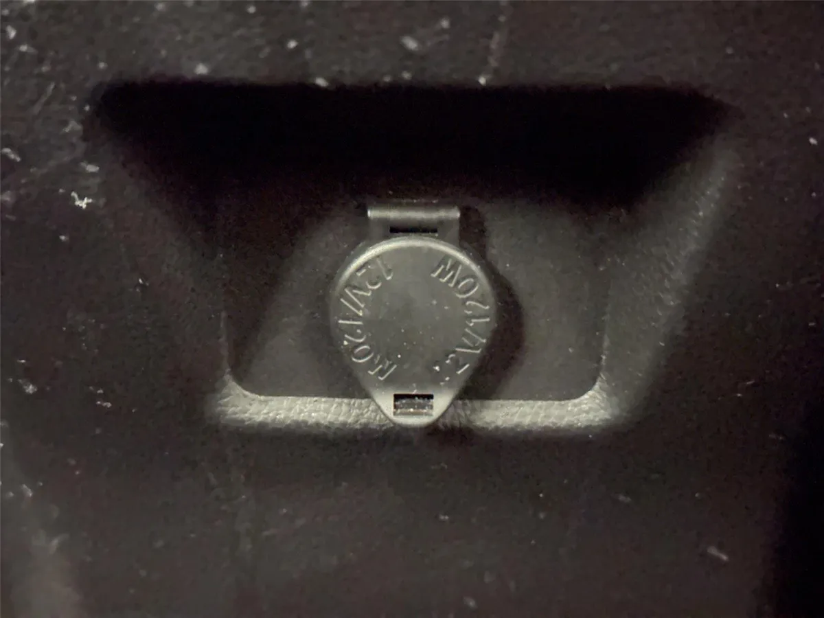 2022 Toyota RAV4 LE thumbnail 34