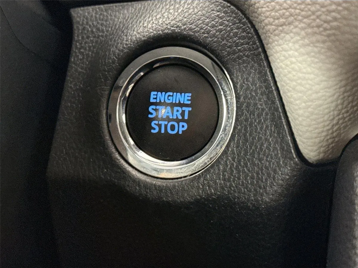 2022 Toyota RAV4 XLE thumbnail 20