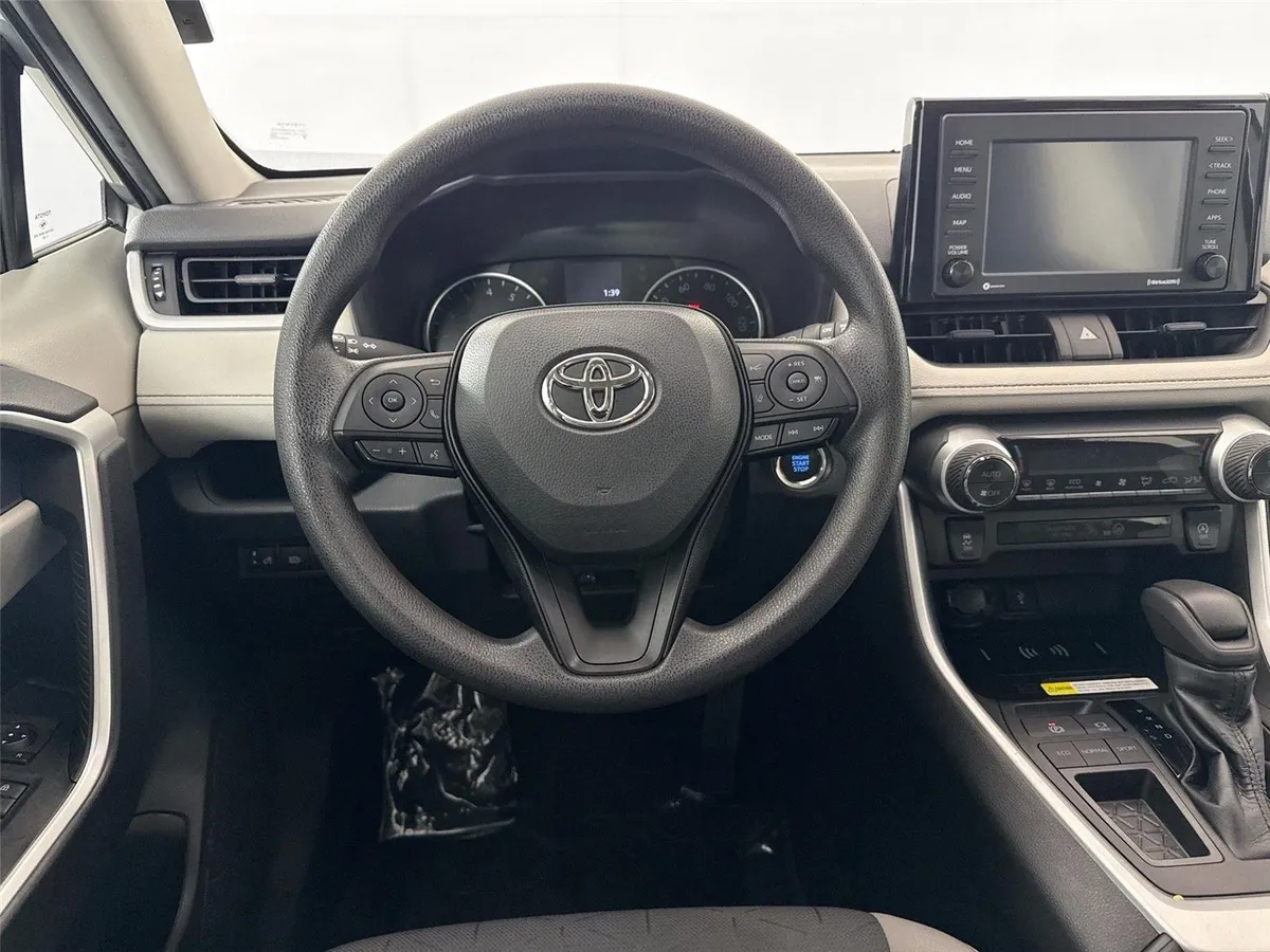 2022 Toyota RAV4 XLE thumbnail 28