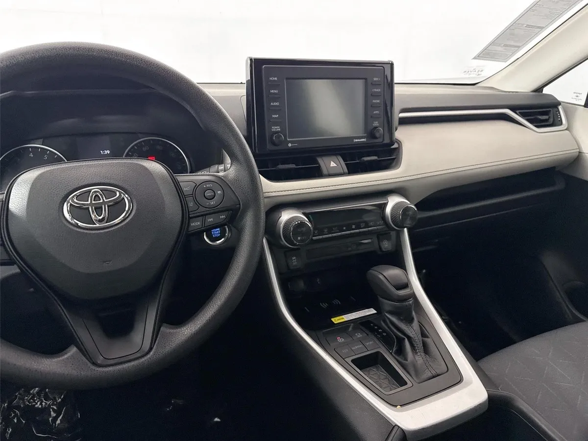 2022 Toyota RAV4 XLE thumbnail 29