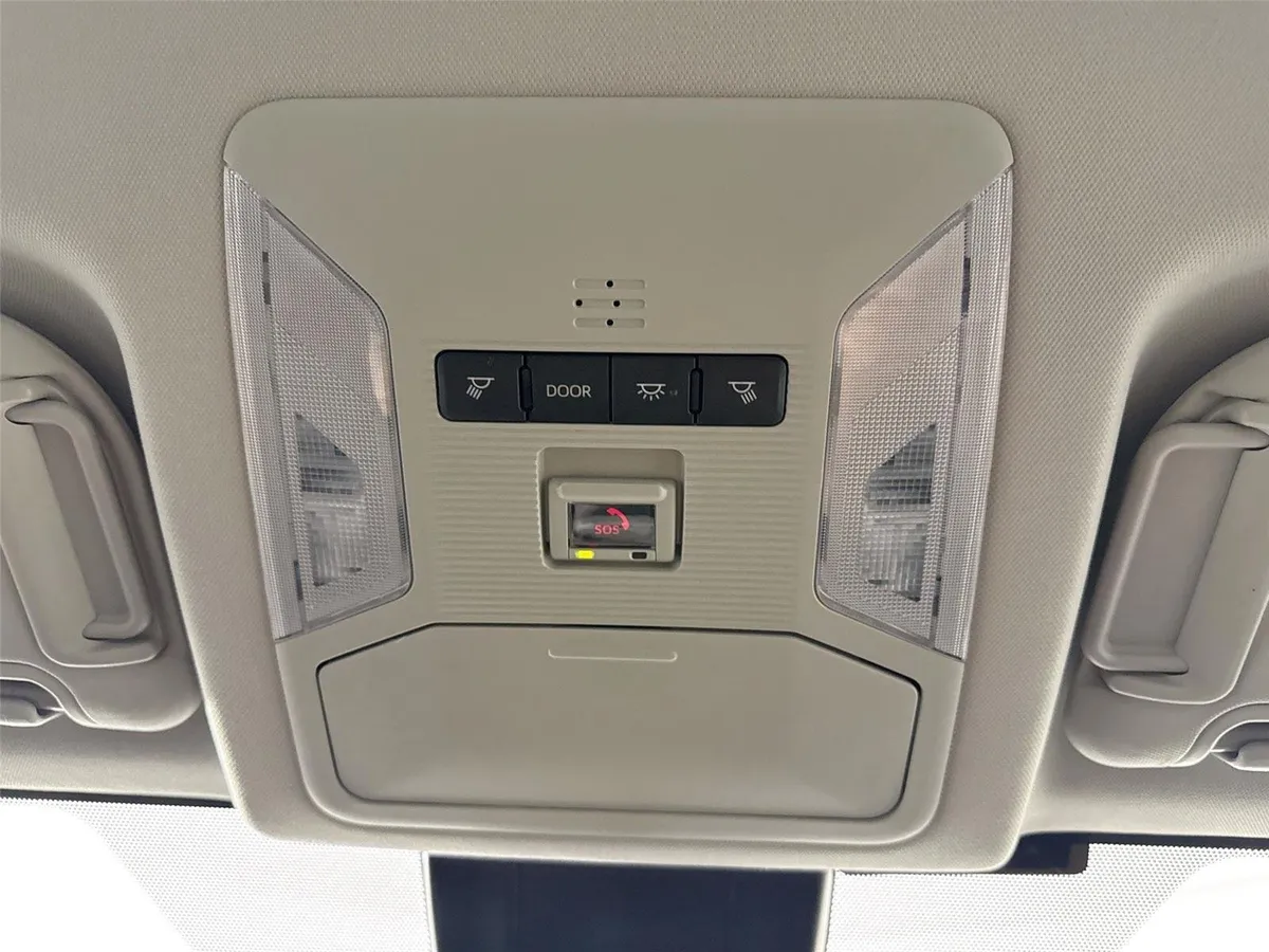 2022 Toyota RAV4 XLE thumbnail 6