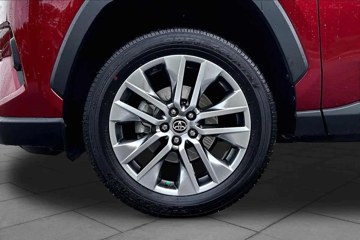 2022 Toyota RAV4 XLE Premium thumbnail 10