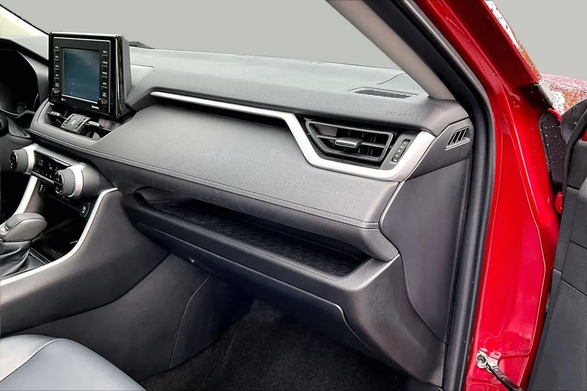 2022 Toyota RAV4 XLE Premium thumbnail 18