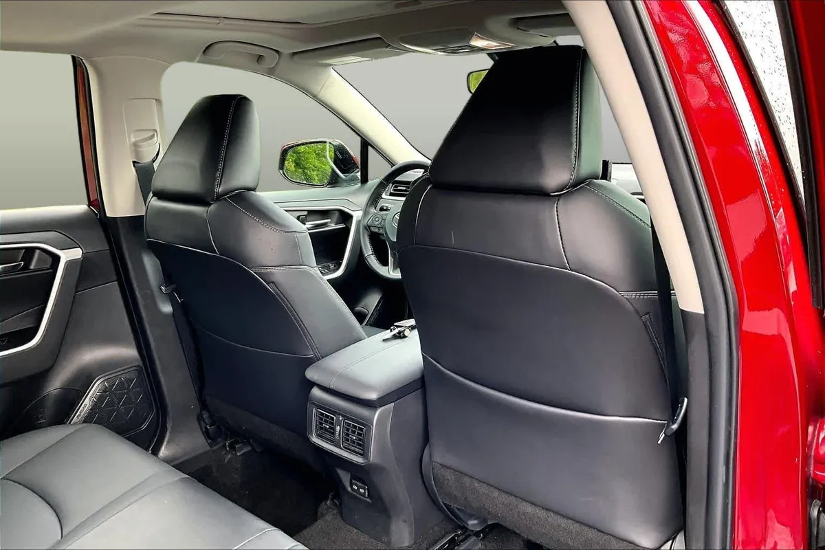 2022 Toyota RAV4 XLE Premium thumbnail 20