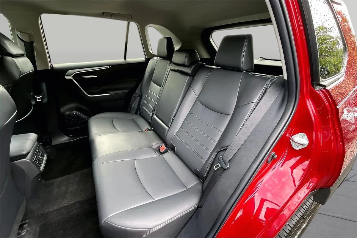2022 Toyota RAV4 XLE Premium thumbnail 21