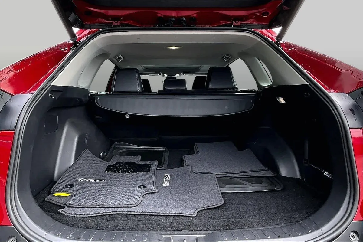 2022 Toyota RAV4 XLE Premium thumbnail 23