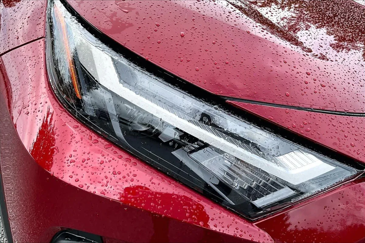 2022 Toyota RAV4 XLE Premium thumbnail 29