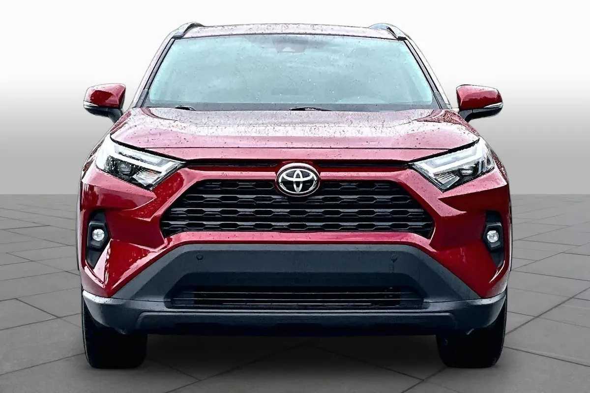 2022 Toyota RAV4 XLE Premium thumbnail 3