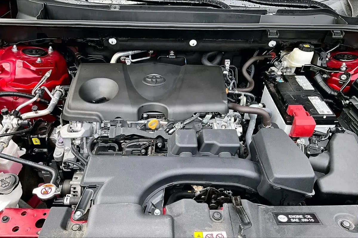 2022 Toyota RAV4 XLE Premium thumbnail 34