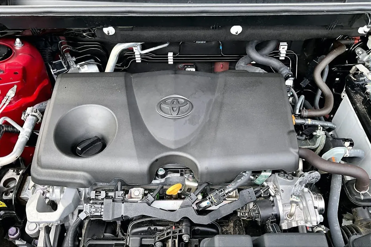 2022 Toyota RAV4 XLE Premium thumbnail 35
