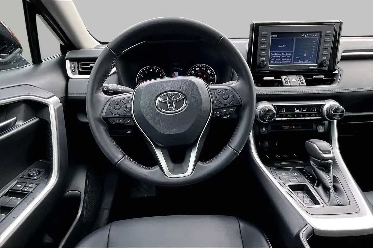 2022 Toyota RAV4 XLE Premium thumbnail 5