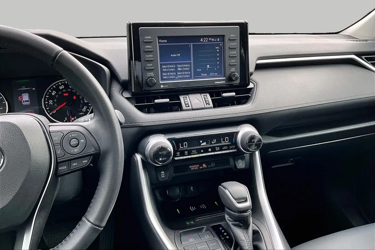 2022 Toyota RAV4 XLE Premium thumbnail 6