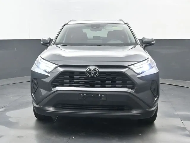 2022 Toyota RAV4 XLE thumbnail 5