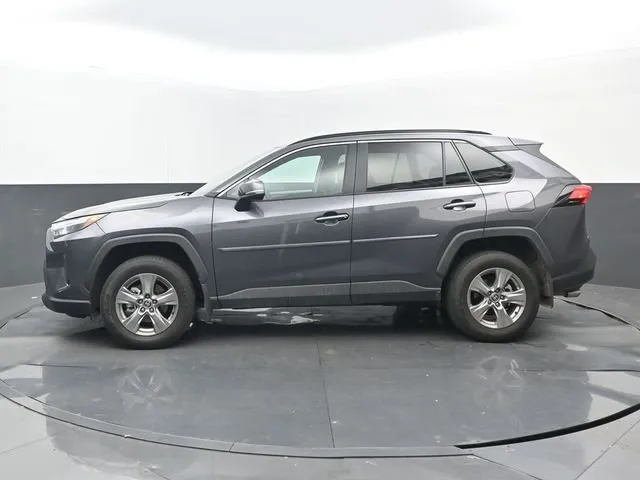 2022 Toyota RAV4 XLE thumbnail 7