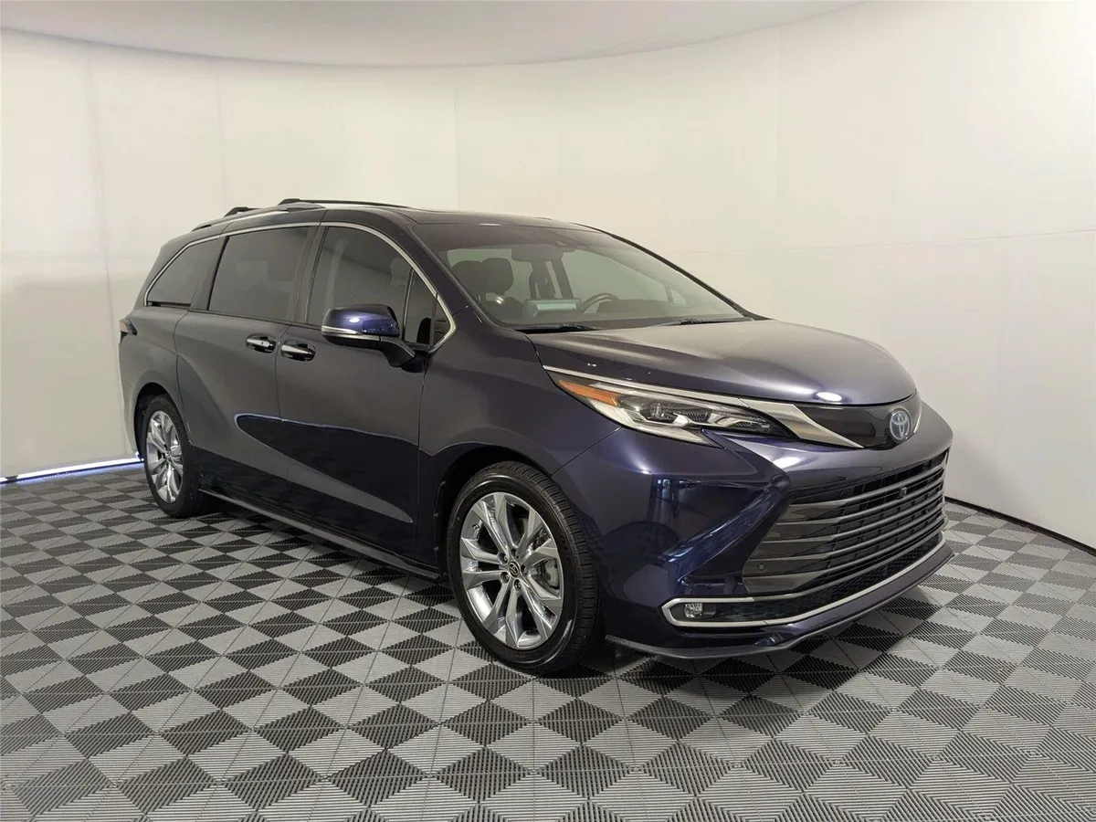 2022 TOYOTA SIENNA thumbnail 3