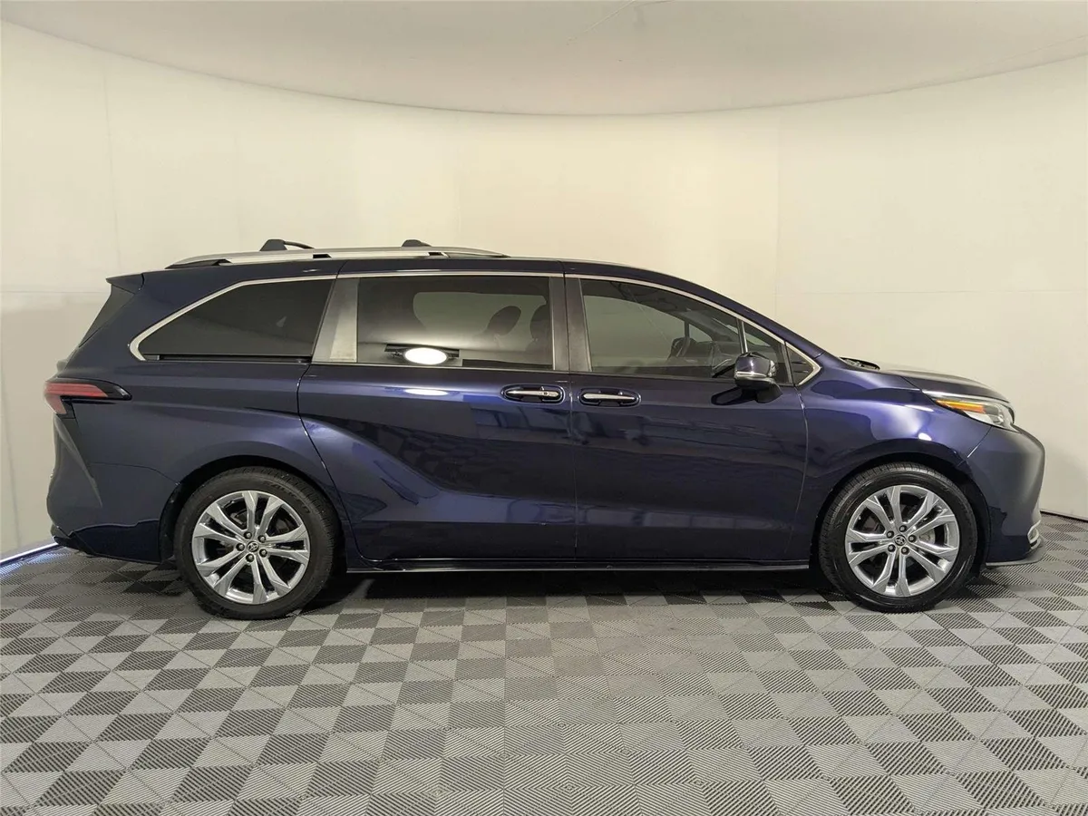 2022 TOYOTA SIENNA thumbnail 4
