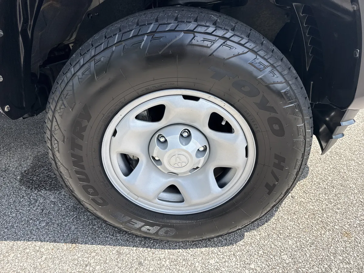 2022 Toyota Tacoma 2WD thumbnail 13