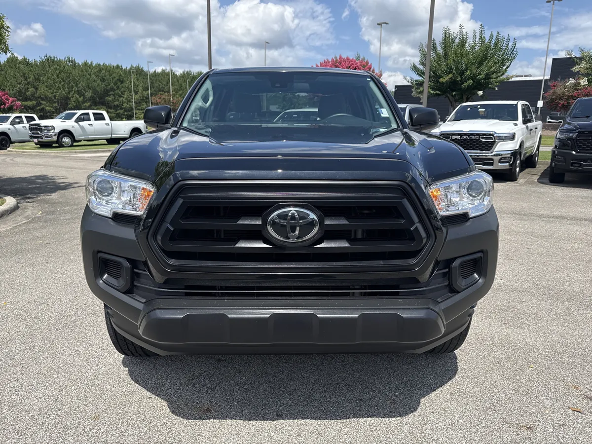 2022 Toyota Tacoma 2WD thumbnail 2