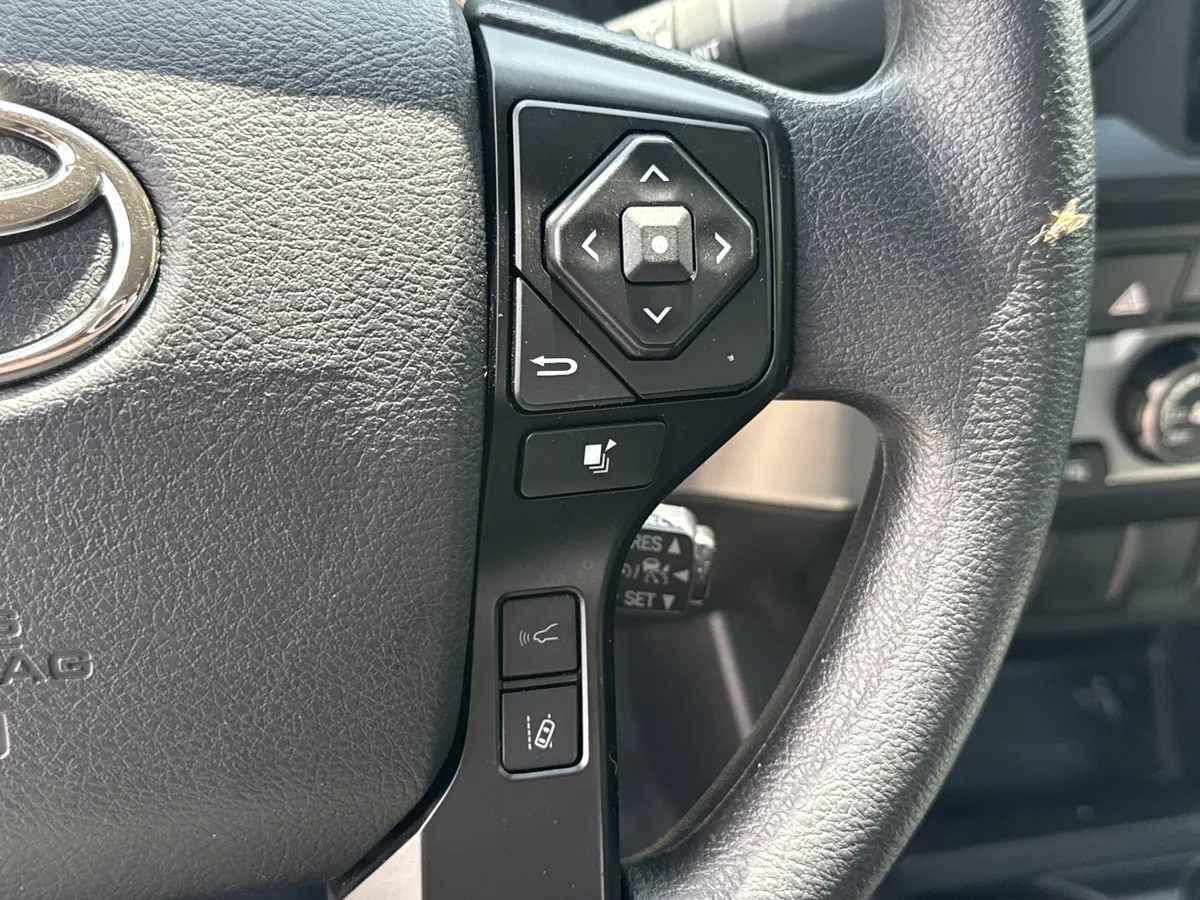 2022 Toyota Tacoma 2WD thumbnail 23