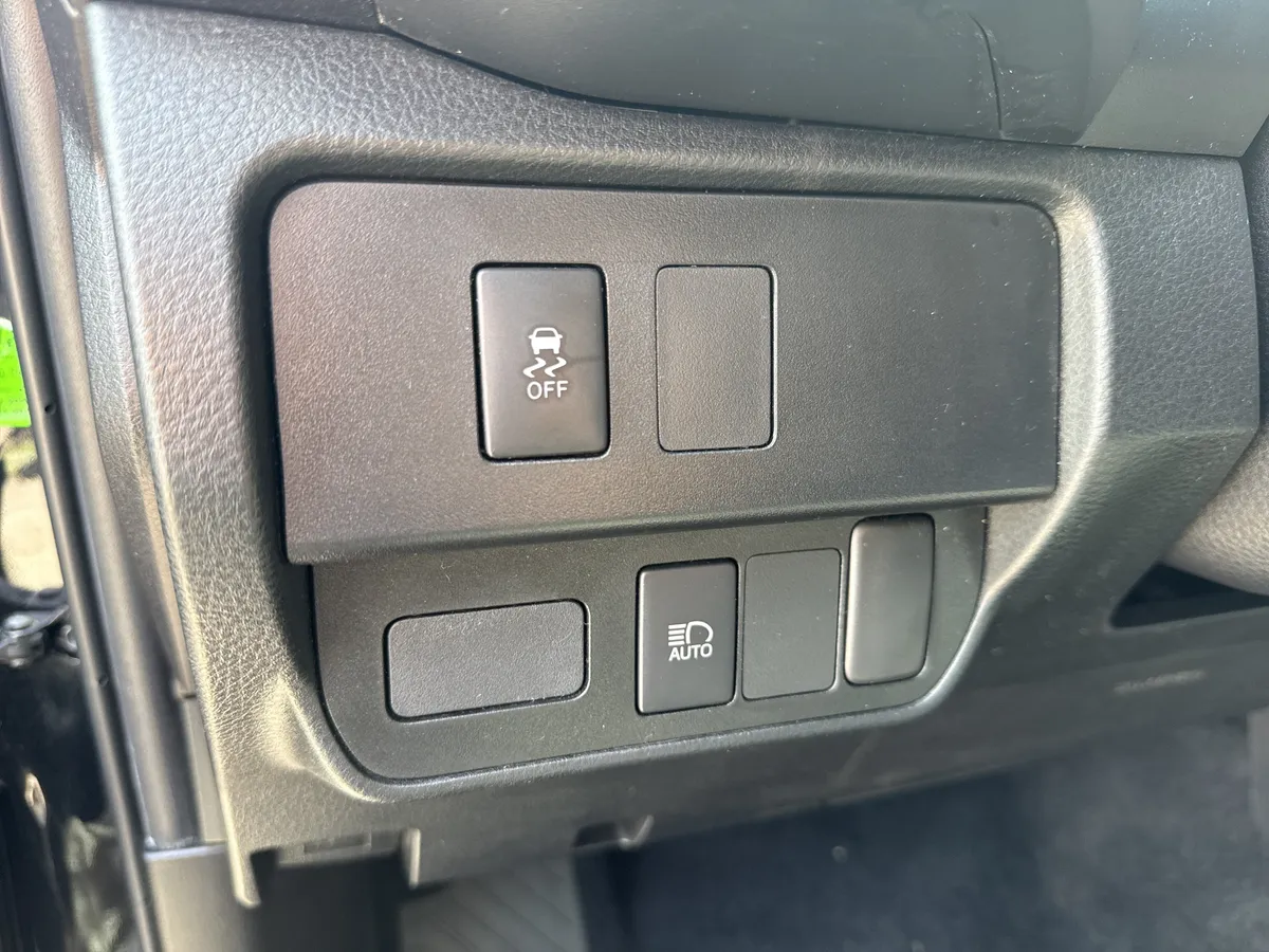 2022 Toyota Tacoma 2WD thumbnail 24