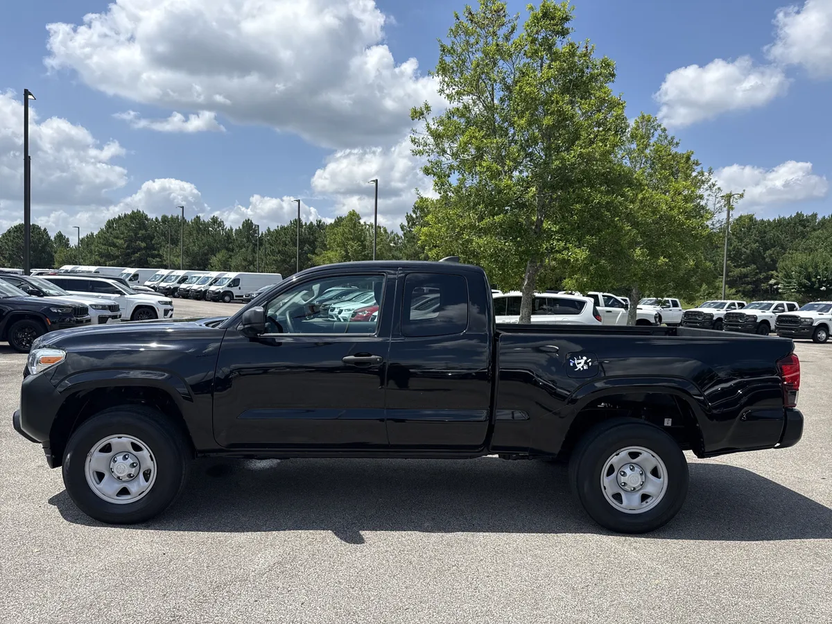 2022 Toyota Tacoma 2WD thumbnail 4