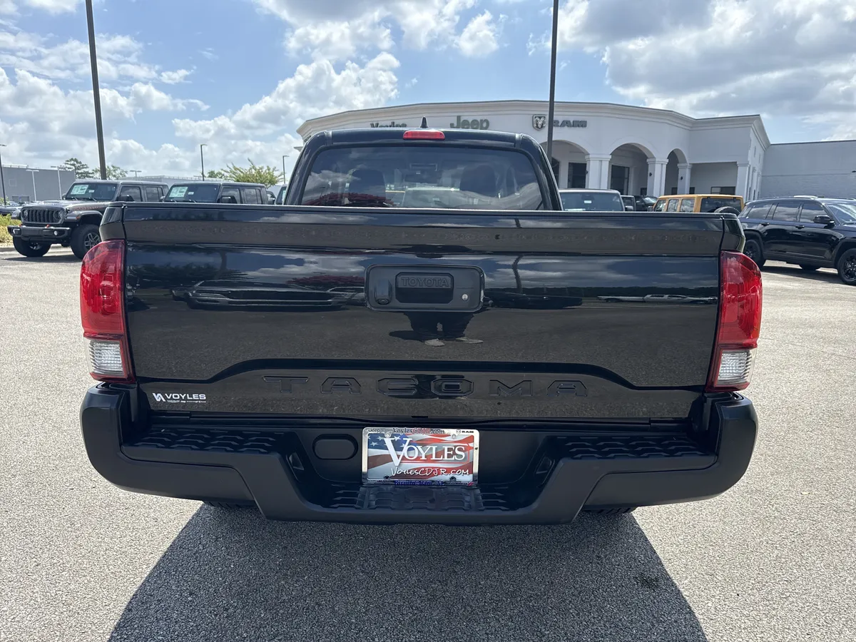 2022 Toyota Tacoma 2WD thumbnail 6