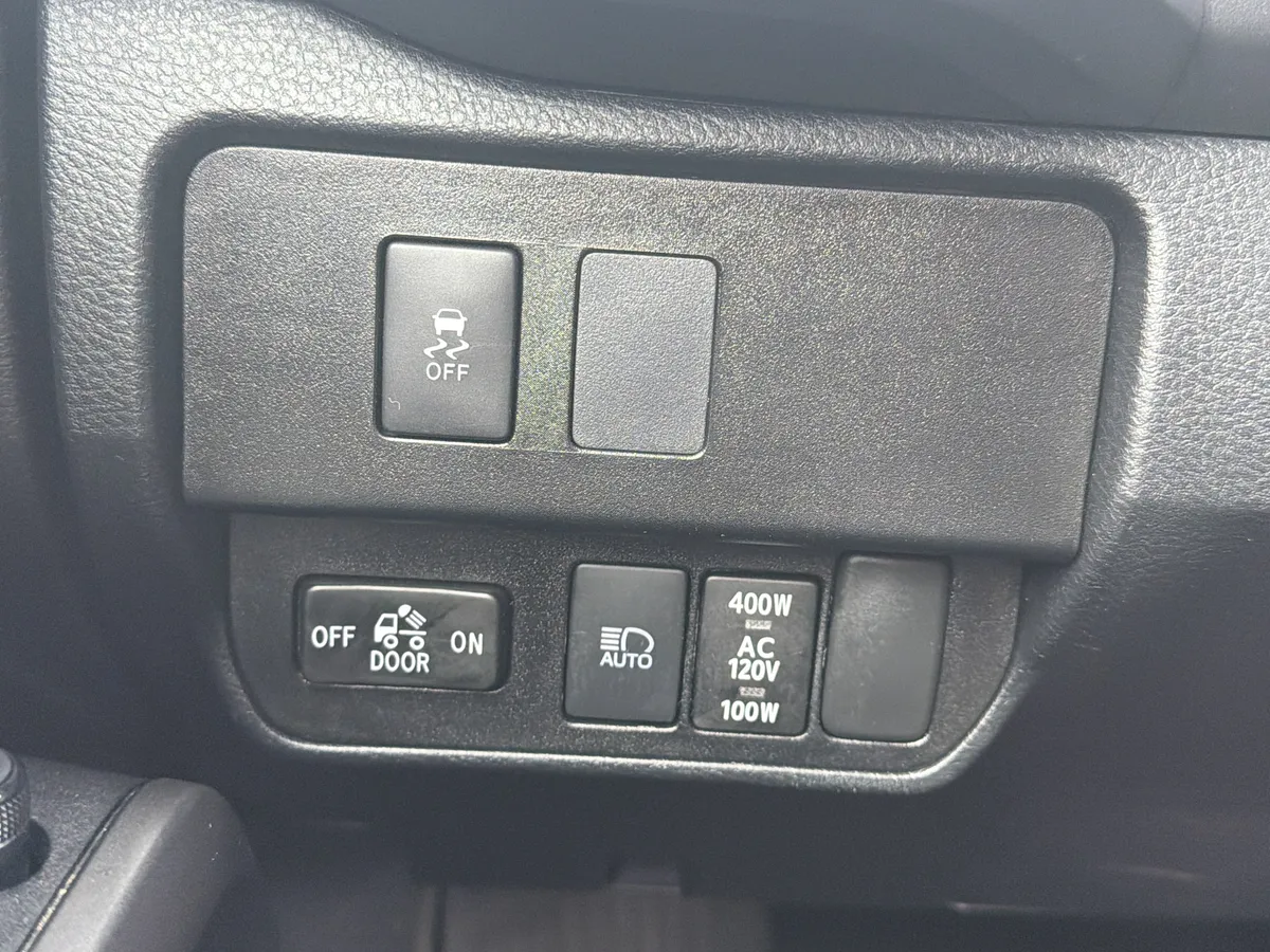 2022 Toyota Tacoma 2WD TRD Off Road thumbnail 10