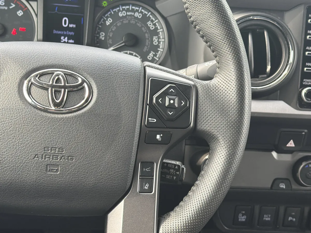 2022 Toyota Tacoma 2WD TRD Off Road thumbnail 18