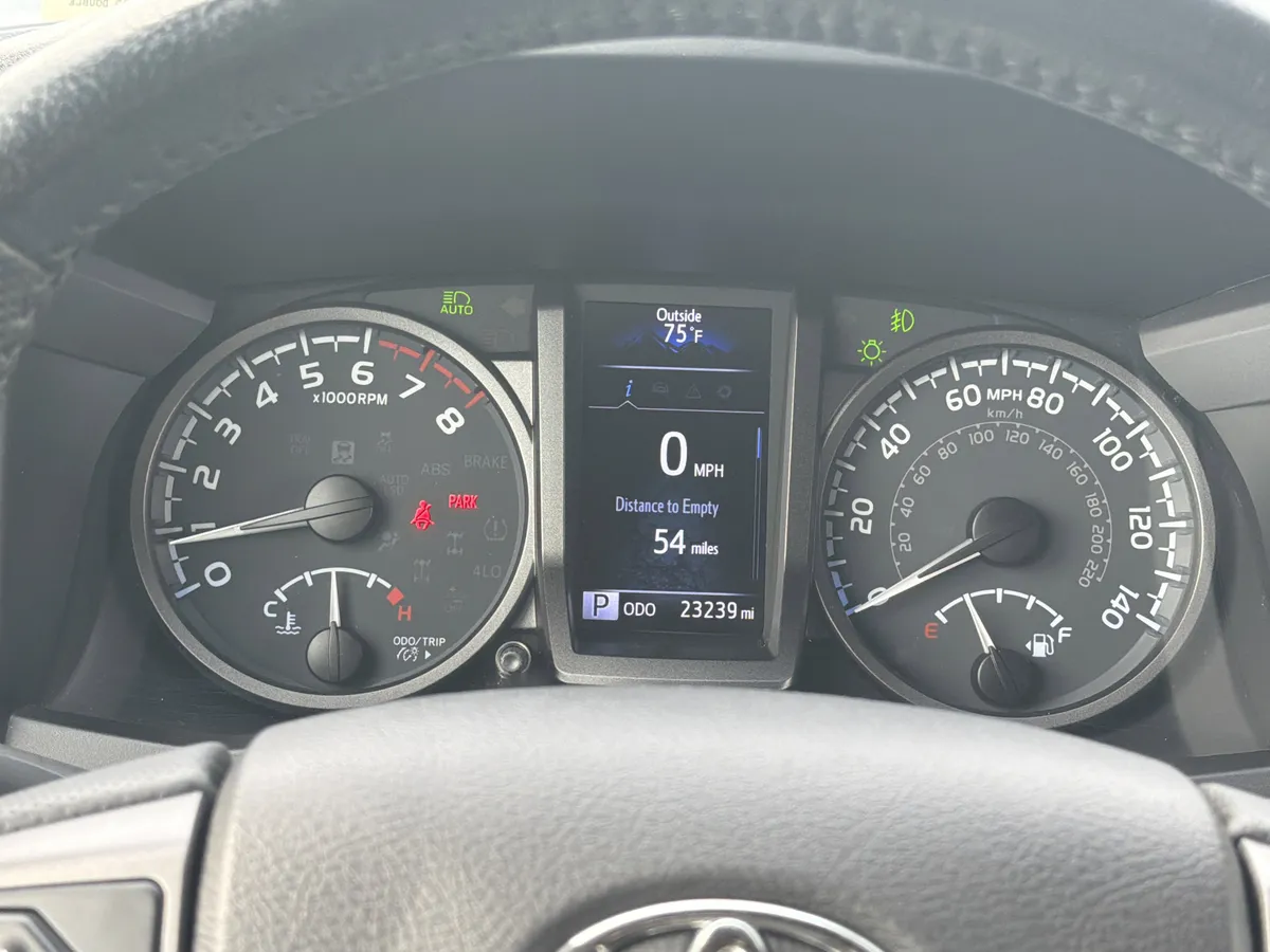 2022 Toyota Tacoma 2WD TRD Off Road thumbnail 19