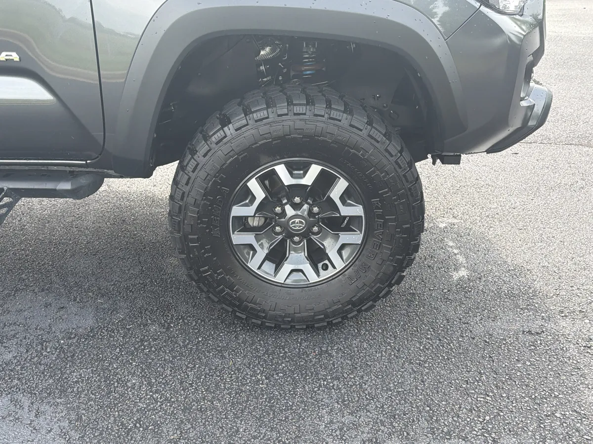 2022 Toyota Tacoma 2WD TRD Off Road thumbnail 32