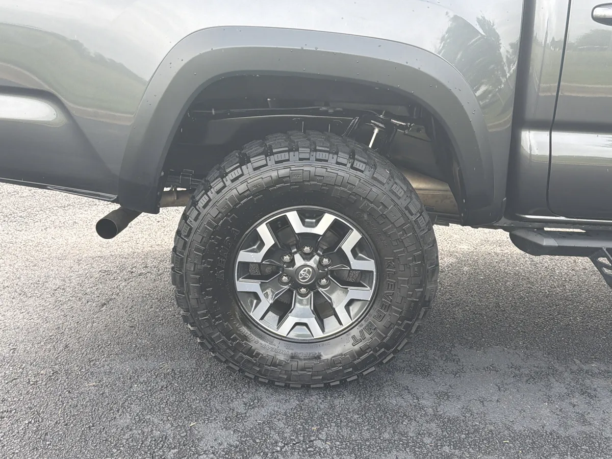 2022 Toyota Tacoma 2WD TRD Off Road thumbnail 33
