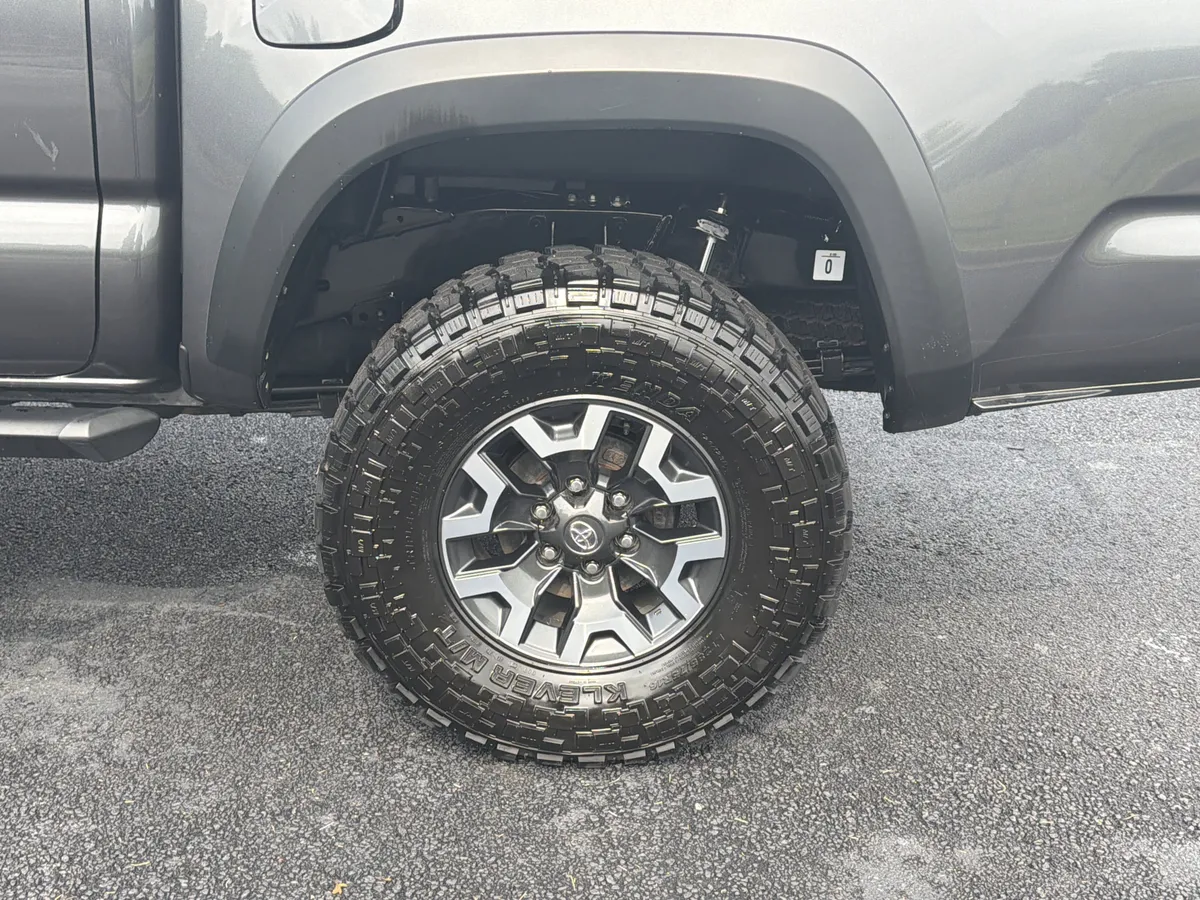 2022 Toyota Tacoma 2WD TRD Off Road thumbnail 34