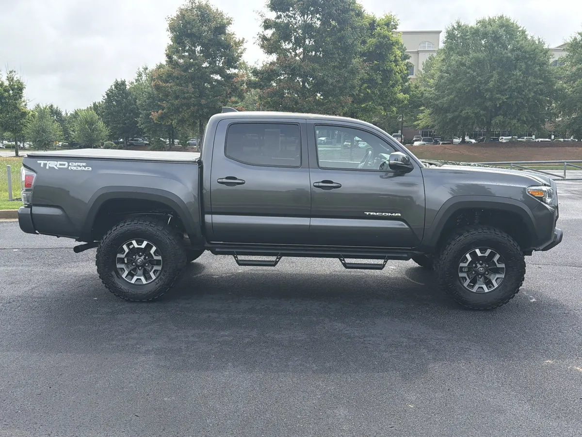 2022 Toyota Tacoma 2WD TRD Off Road thumbnail 9