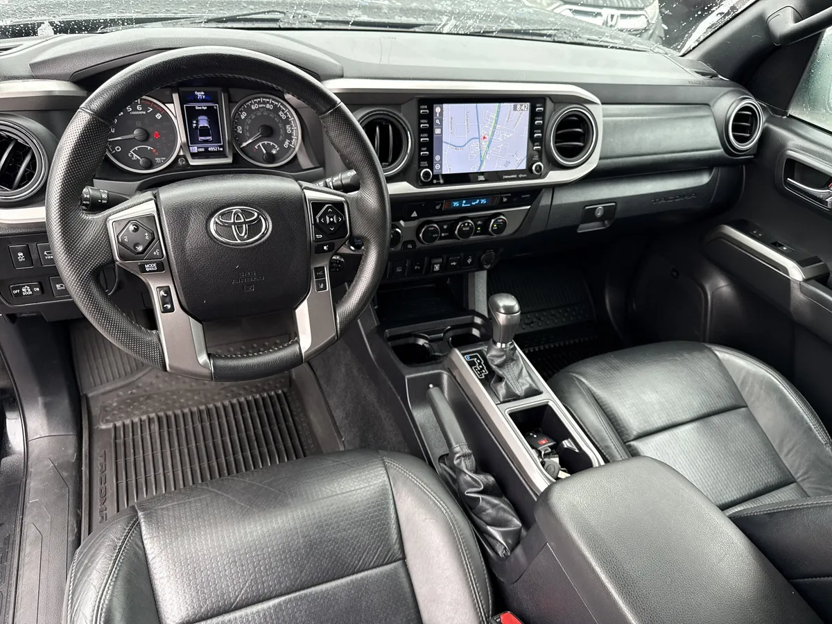 2022 Toyota Tacoma Limited thumbnail 23