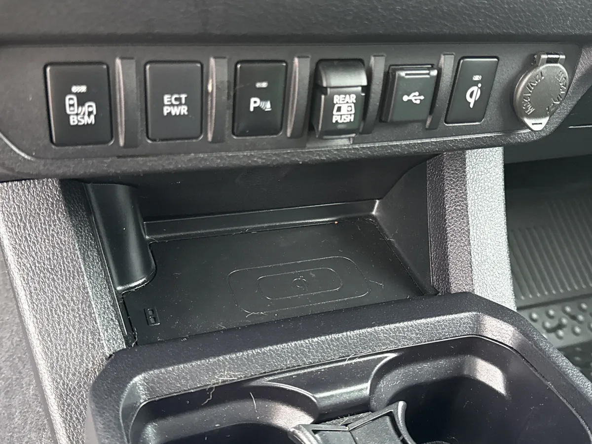2022 Toyota Tacoma Limited thumbnail 29