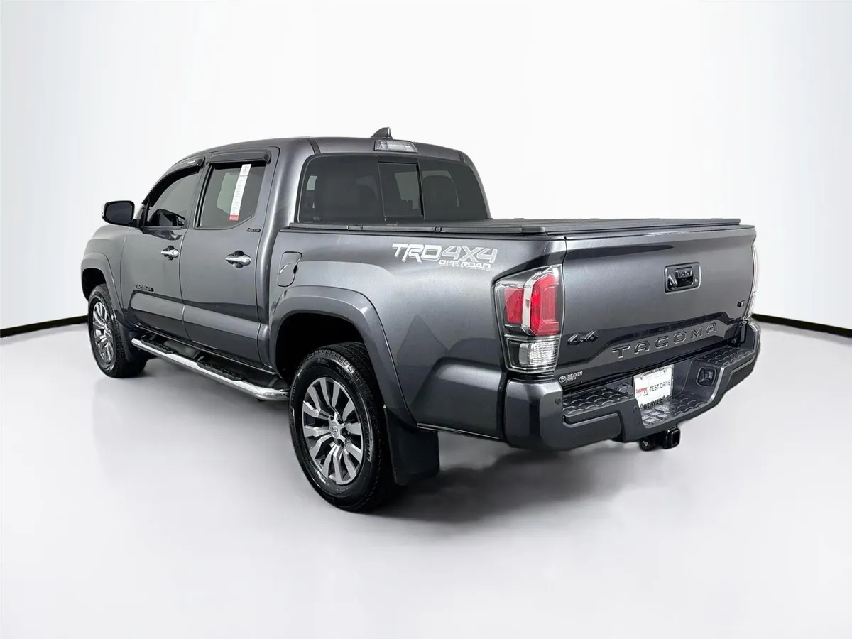 2022 Toyota Tacoma Limited thumbnail 13