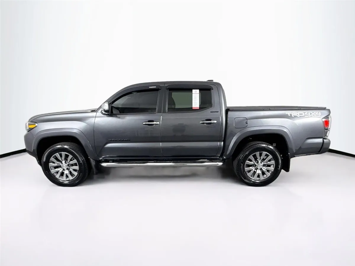 2022 Toyota Tacoma Limited thumbnail 14