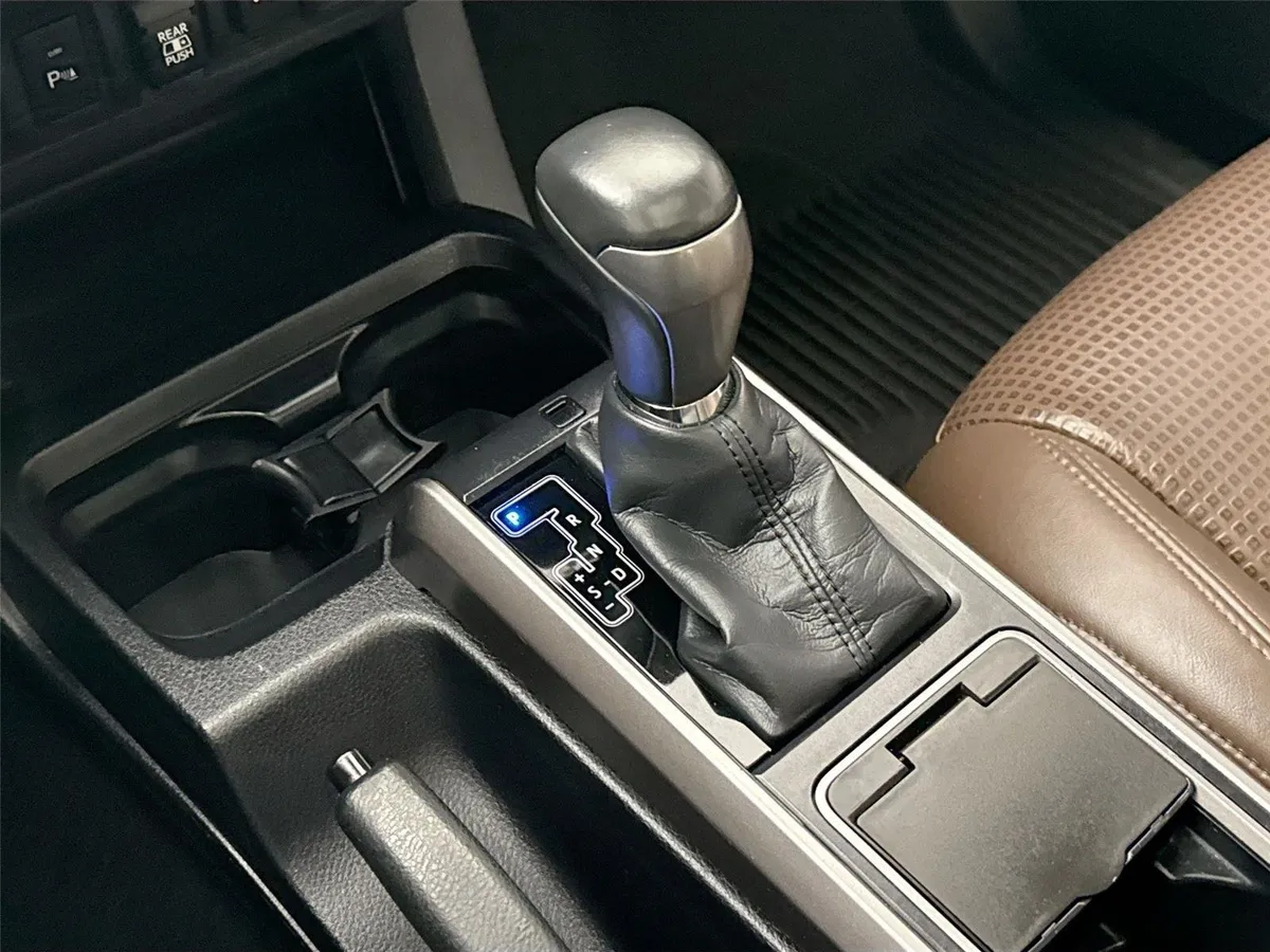 2022 Toyota Tacoma Limited thumbnail 27