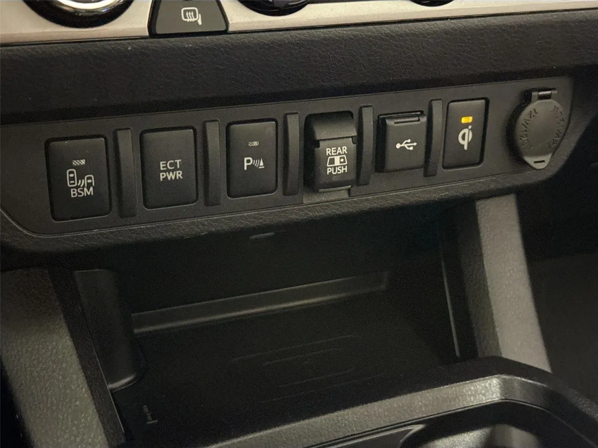 2022 Toyota Tacoma Limited thumbnail 28