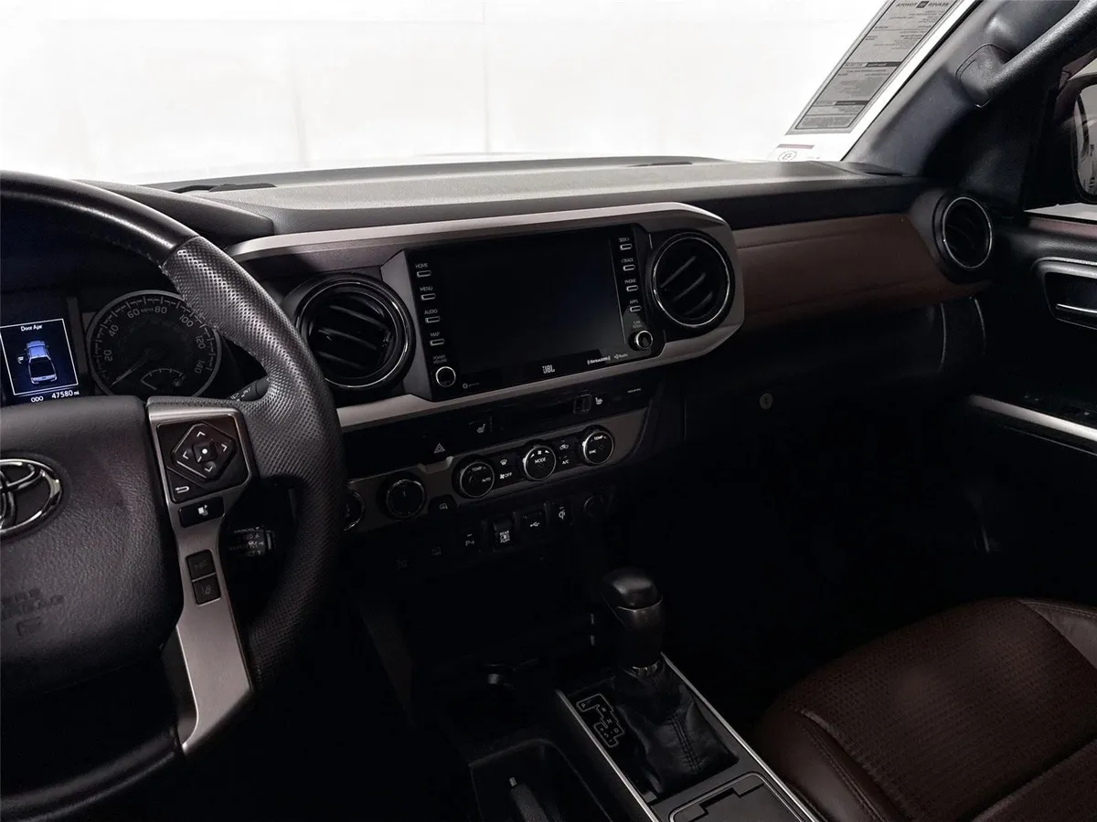 2022 Toyota Tacoma Limited thumbnail 35