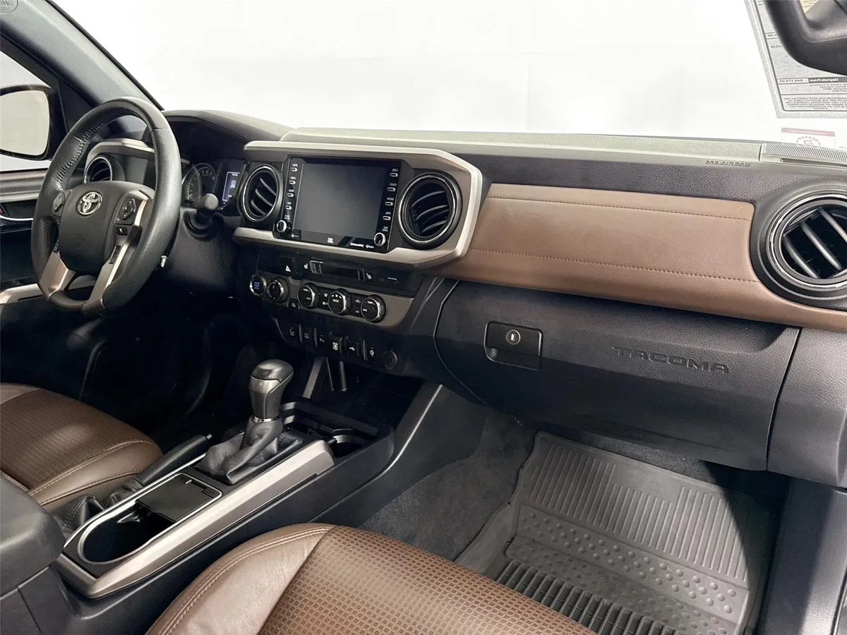 2022 Toyota Tacoma Limited thumbnail 46