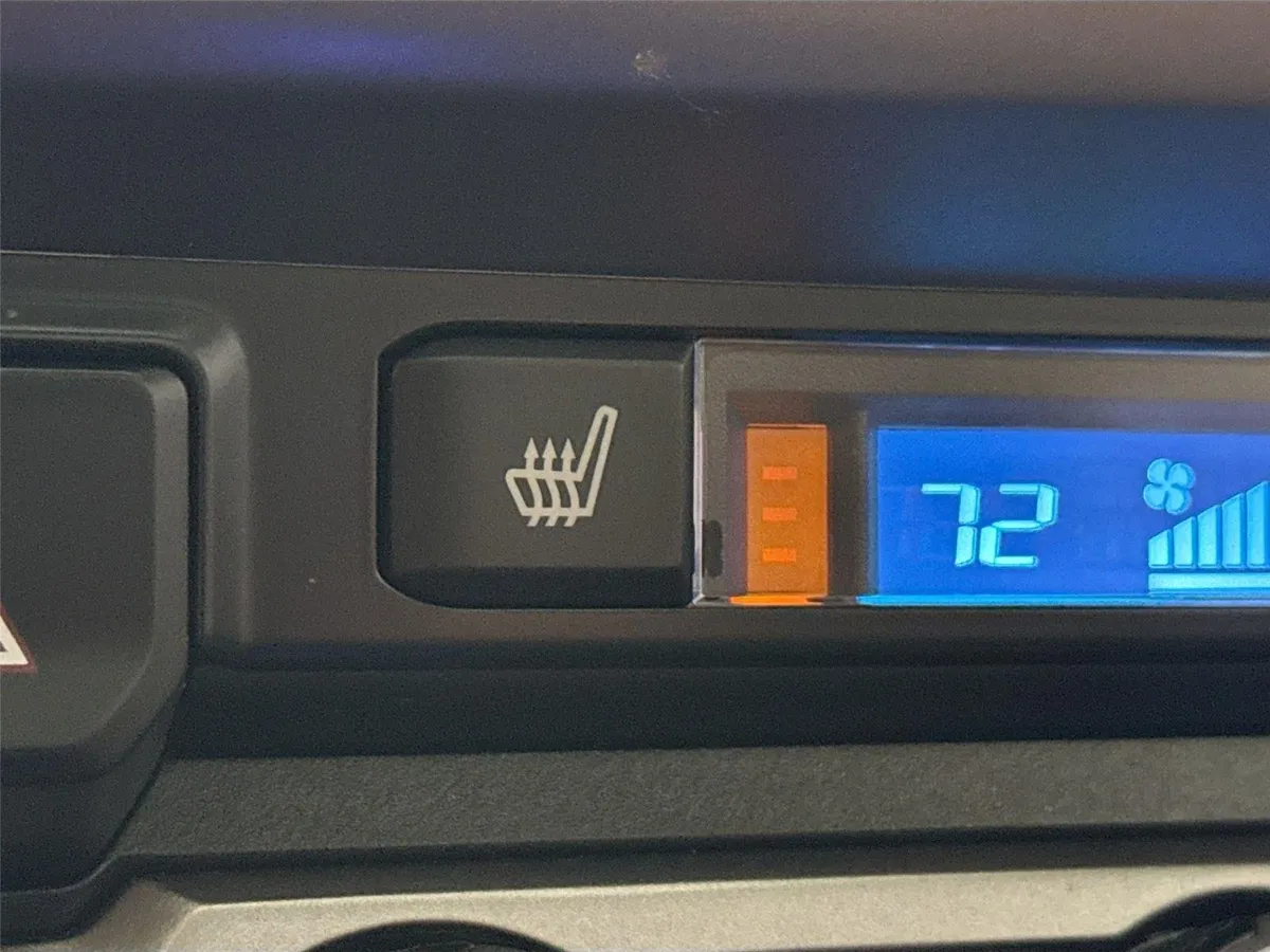 2022 Toyota Tacoma Limited thumbnail 8