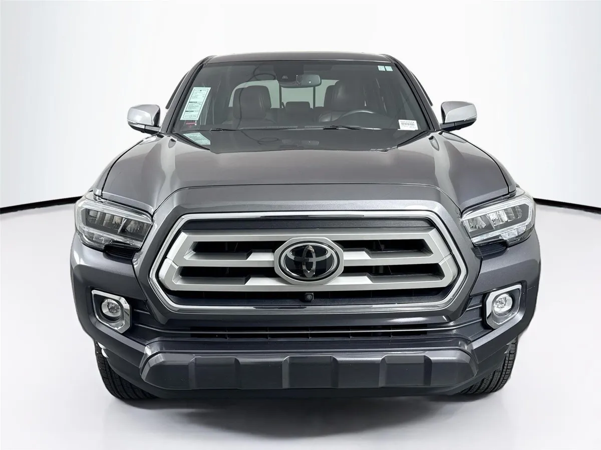 2022 Toyota Tacoma Limited thumbnail 9