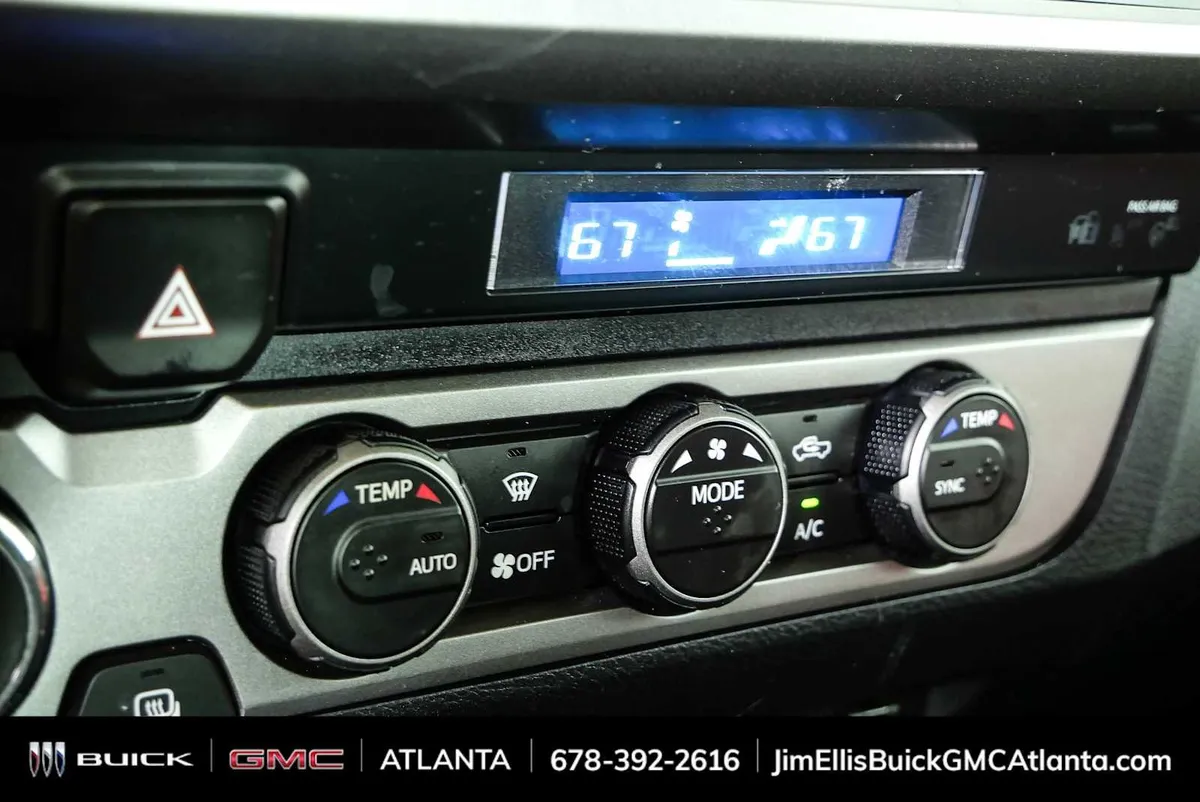 2022 Toyota Tacoma SR5 thumbnail 15