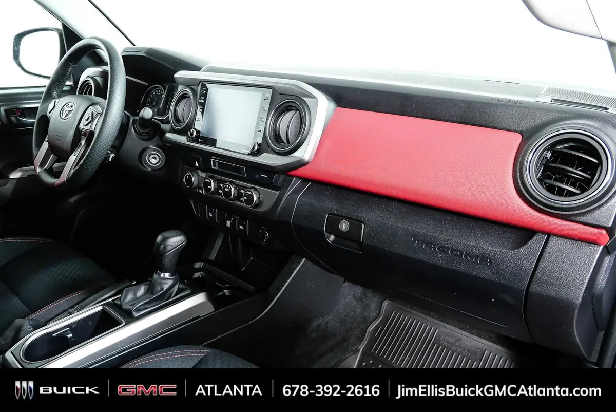 2022 Toyota Tacoma SR5 thumbnail 21