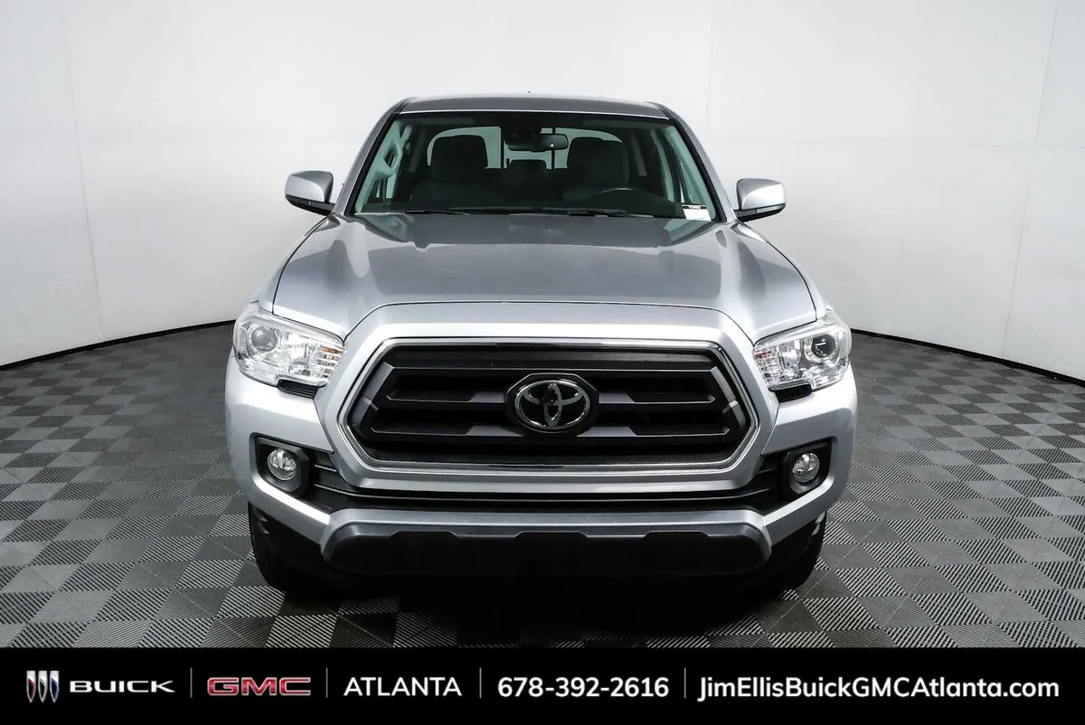 2022 Toyota Tacoma SR5 thumbnail 24