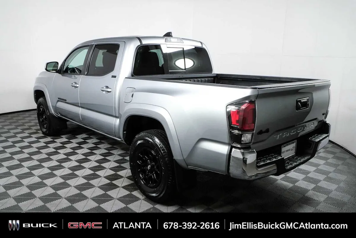 2022 Toyota Tacoma SR5 thumbnail 26