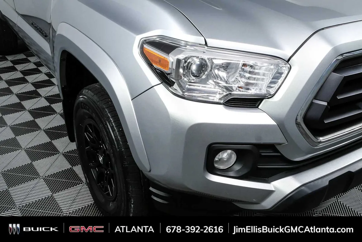 2022 Toyota Tacoma SR5 thumbnail 32