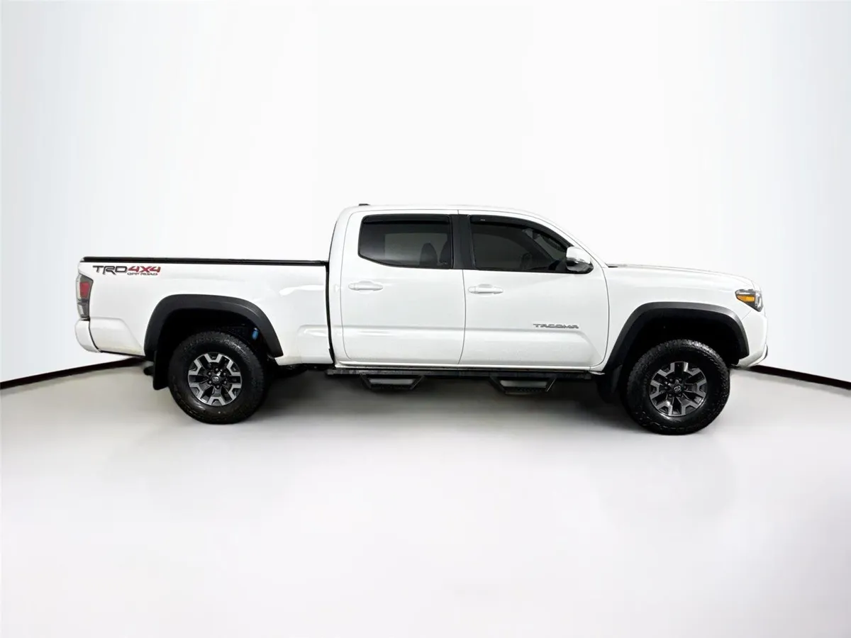 2022 Toyota Tacoma TRD Off-Road thumbnail 11