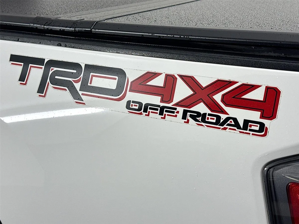 2022 Toyota Tacoma TRD Off-Road thumbnail 15